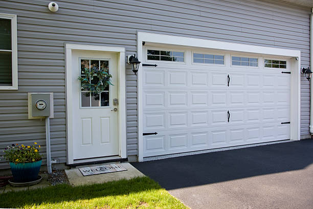 24/7 Emergency Garage Door Panel Replacement experts in Maeser, UT